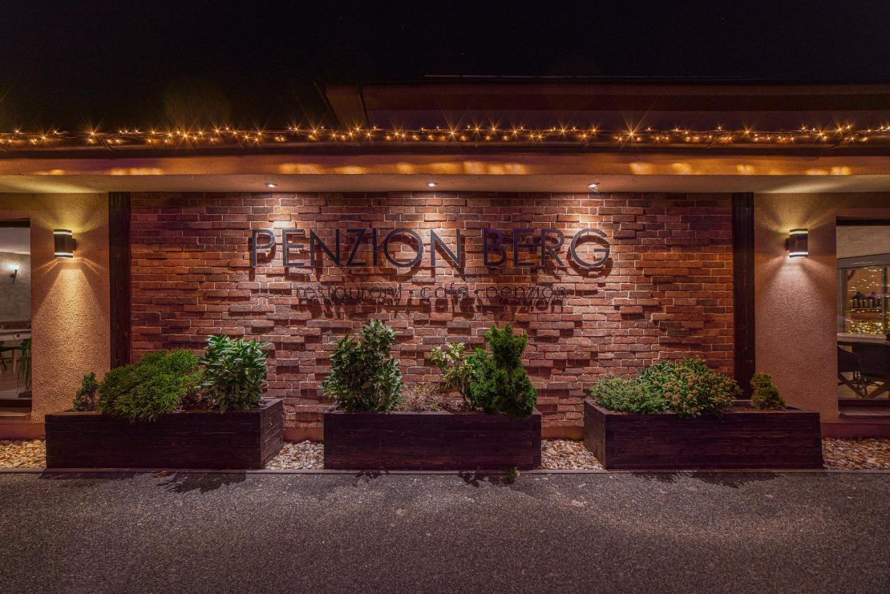 Penzion Berg บราติสลาวา ภายนอก รูปภาพ