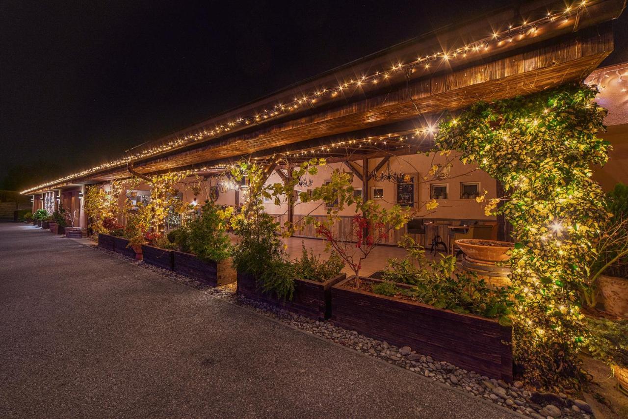 Penzion Berg บราติสลาวา ภายนอก รูปภาพ